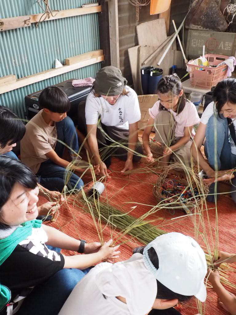 農家が里道に場をつくる　